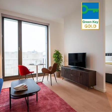 Premier Suites Amsterdam-3