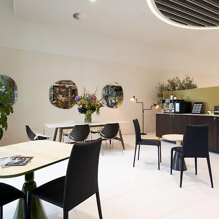 Premier Suites Amsterdam-2