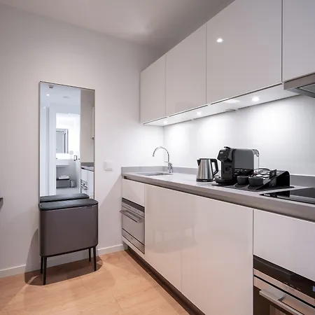 Premier Suites Amsterdam-3